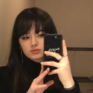 Meet your Posher, Olivia